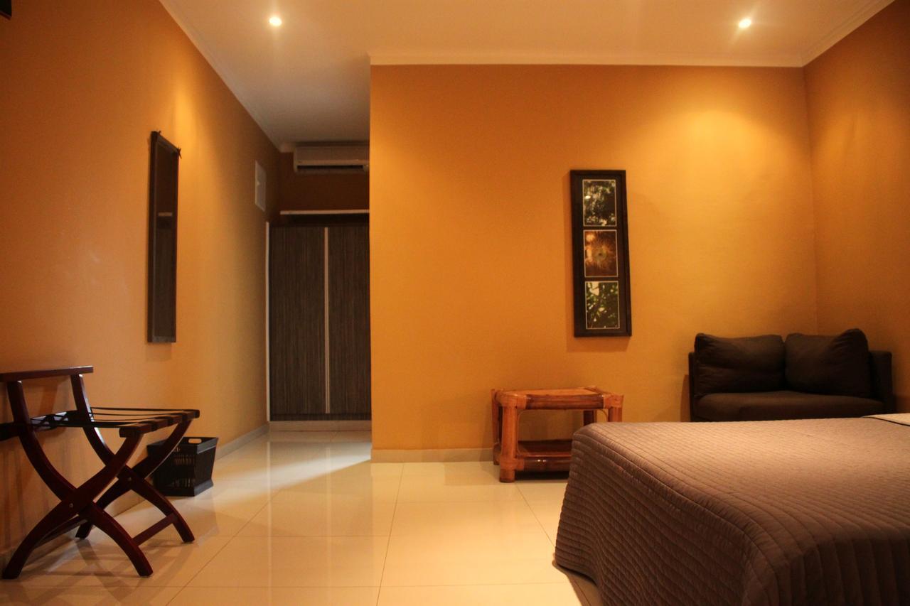 Hotel Chez Jimmy Port-Gentil Esterno foto