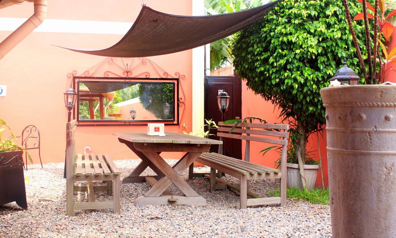 Hotel Chez Jimmy Port-Gentil Esterno foto